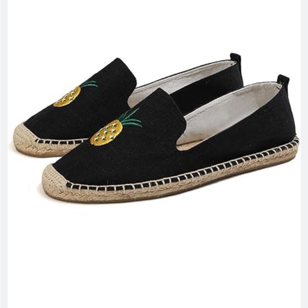 Soludos Black Espadrilles with Pineapple Embroidery. Size 7